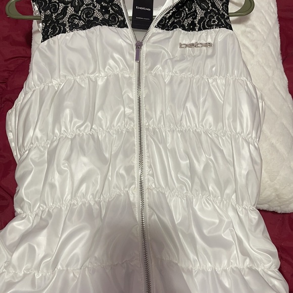 Nwt!!! Beautiful BeBe insulated vest! - Picture 3 of 6